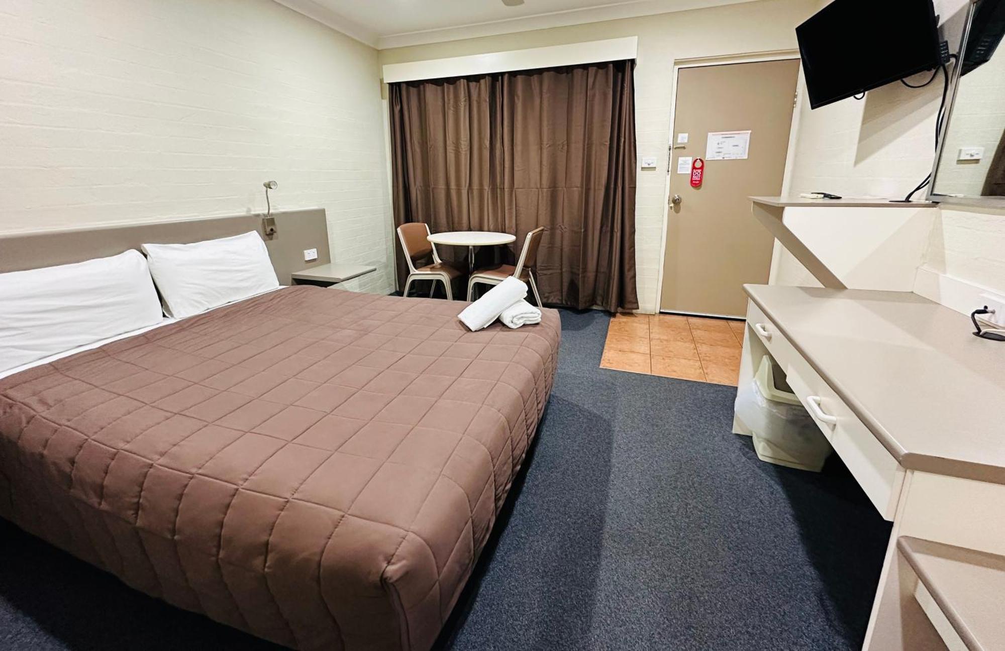Sapphire City Motor Inn Инверелл Экстерьер фото