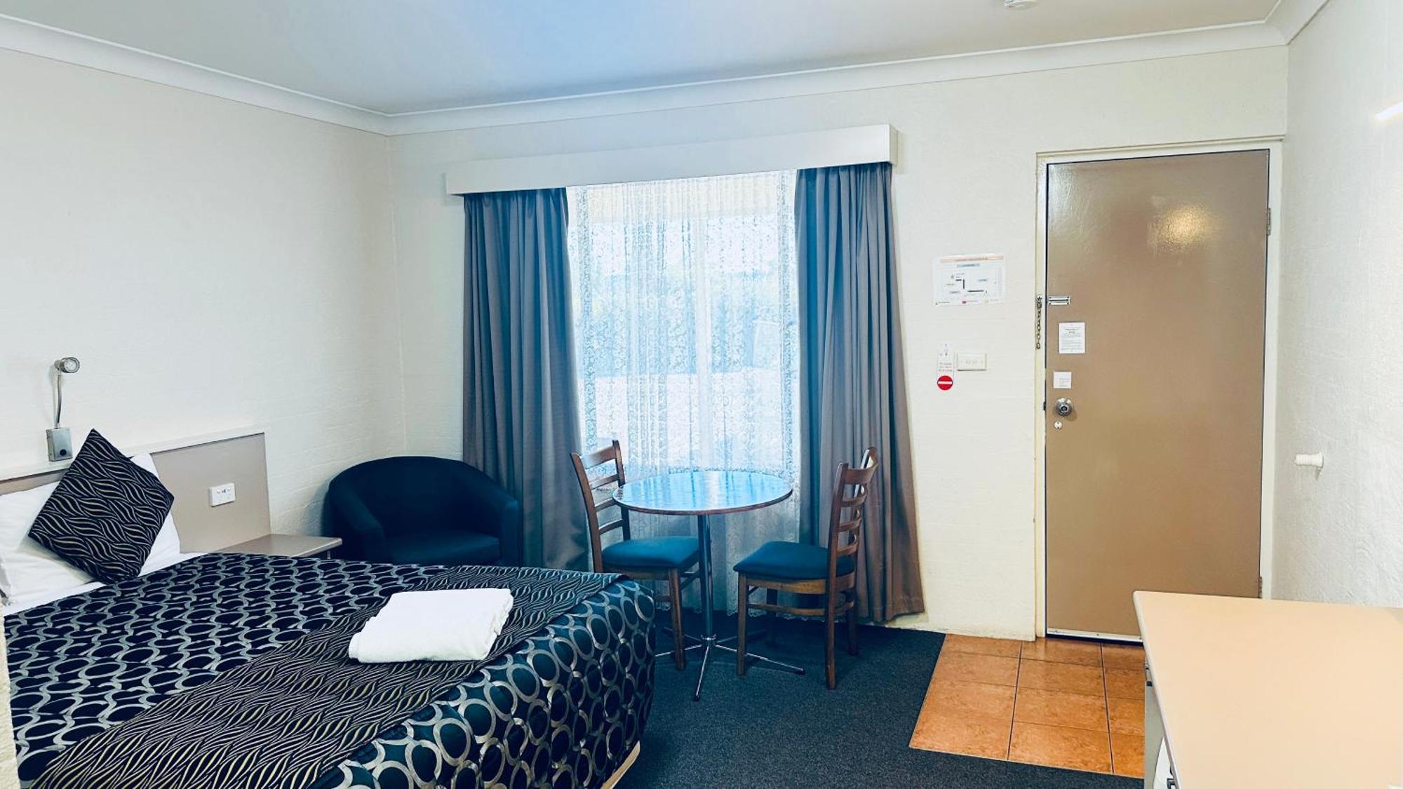 Sapphire City Motor Inn Инверелл Экстерьер фото