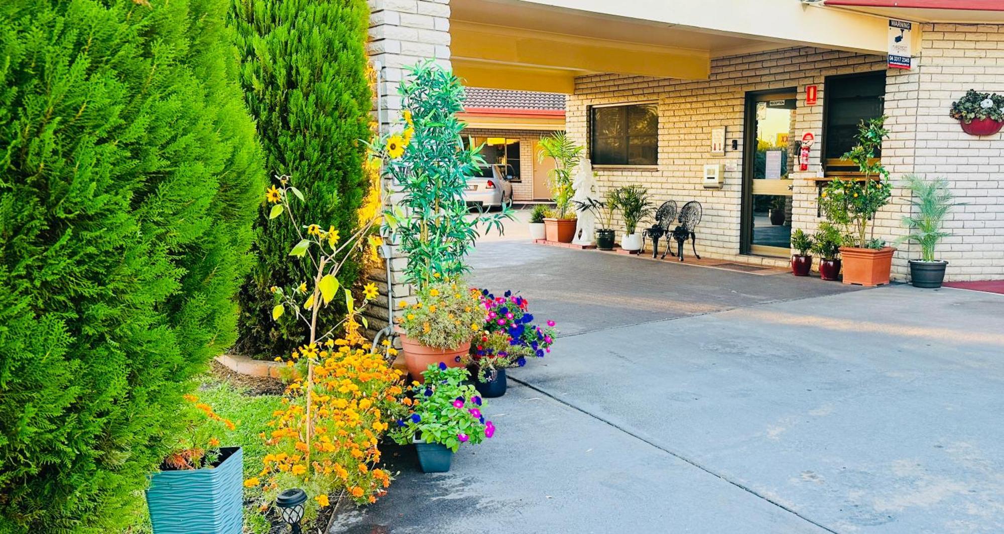 Sapphire City Motor Inn Инверелл Экстерьер фото