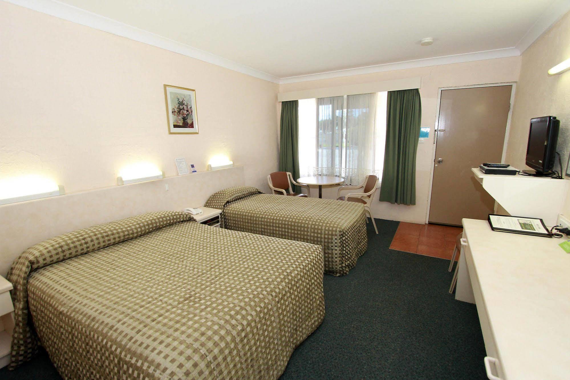 Sapphire City Motor Inn Инверелл Экстерьер фото